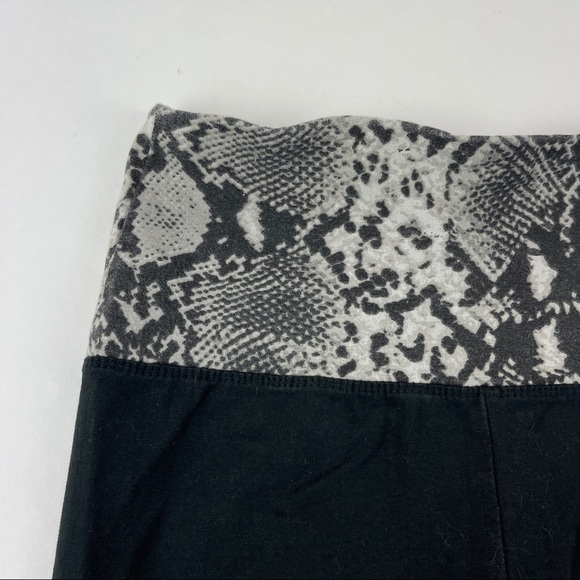 Max Core Leggings Womens Small Black Snake Print Waist - Picture 5 of 6